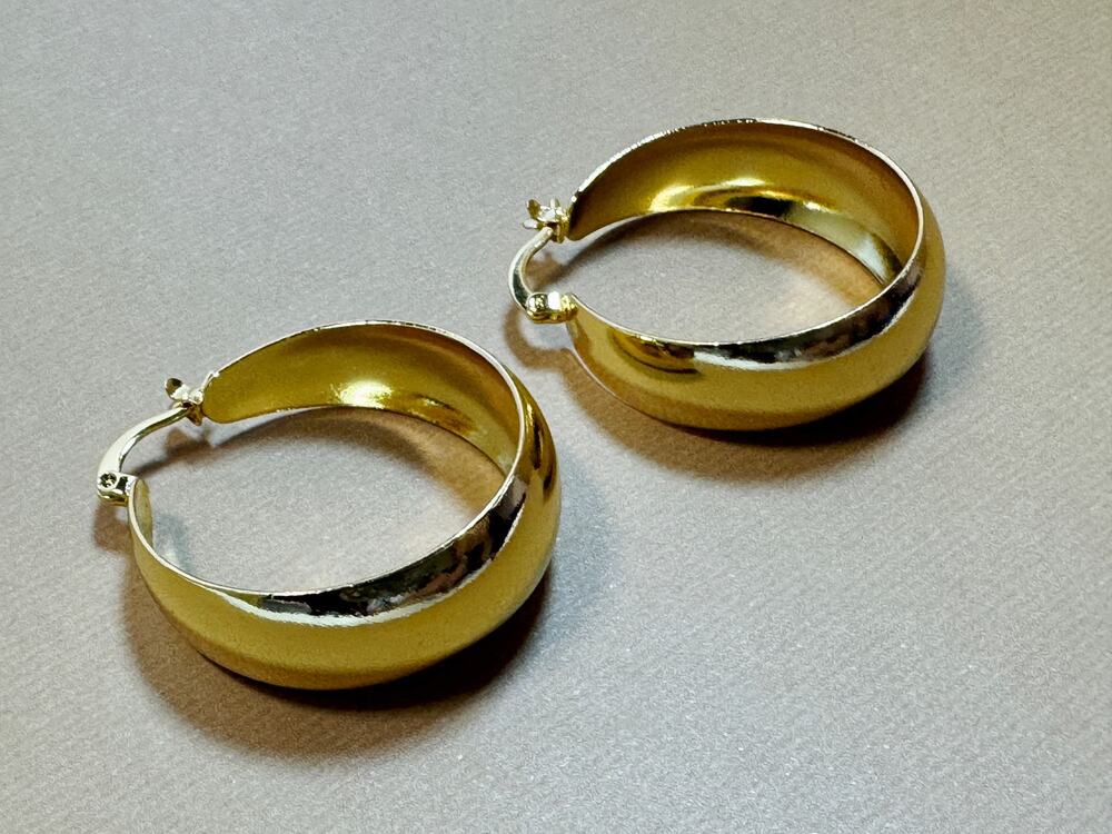 Gold Hoop Earrings 1.25" Diameter Lightweight Wide Polished Fashion Jewelry E308